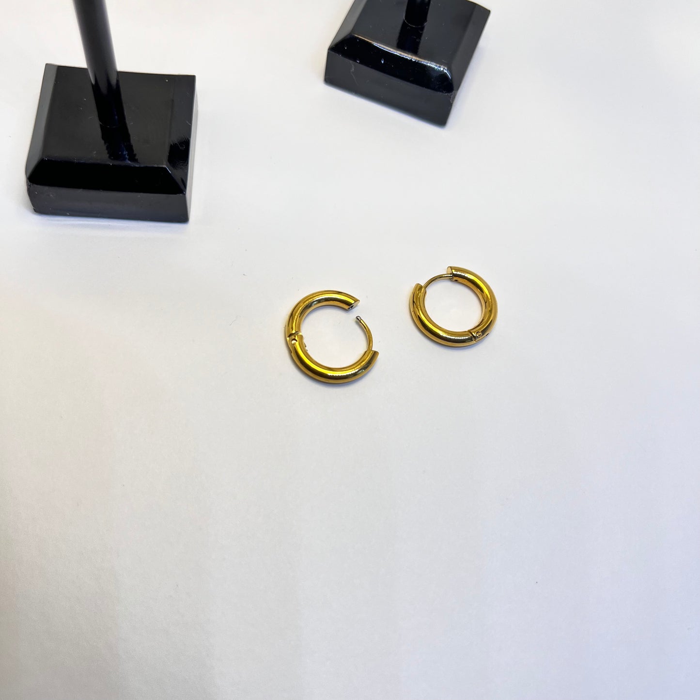 Gold fashion round polished stainless steel hoop earrings